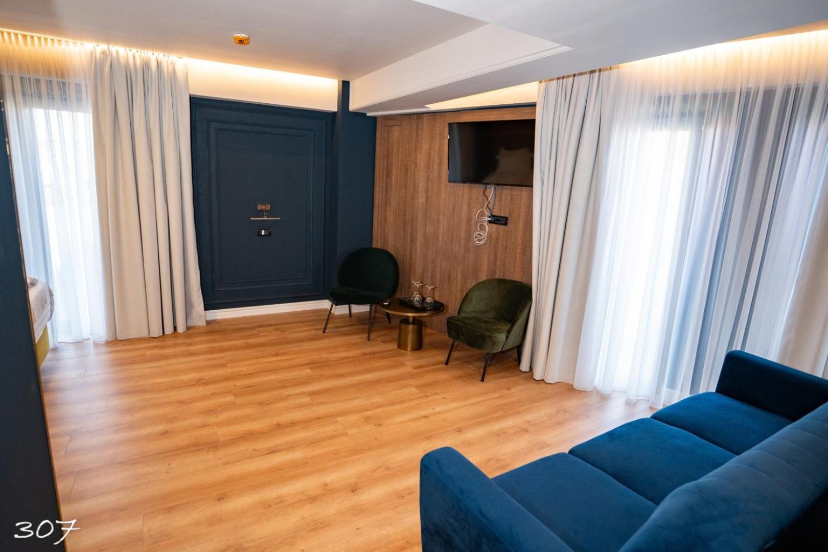 טימישוארה Cosmopolita Boutique Hotel מראה חיצוני תמונה