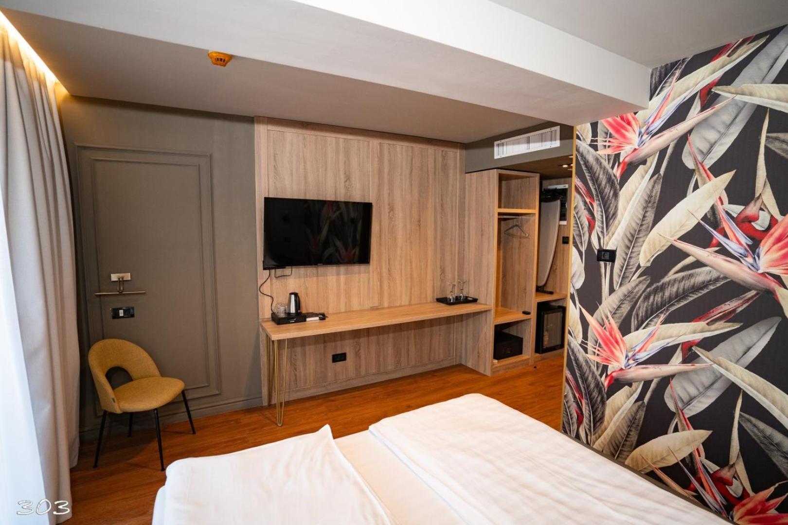 טימישוארה Cosmopolita Boutique Hotel מראה חיצוני תמונה