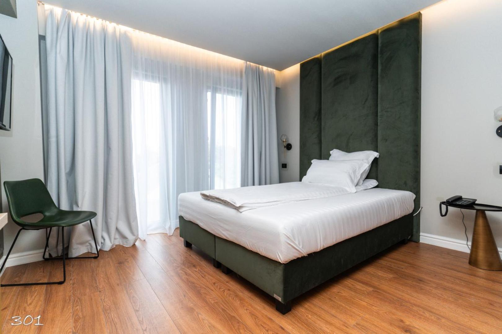 טימישוארה Cosmopolita Boutique Hotel מראה חיצוני תמונה