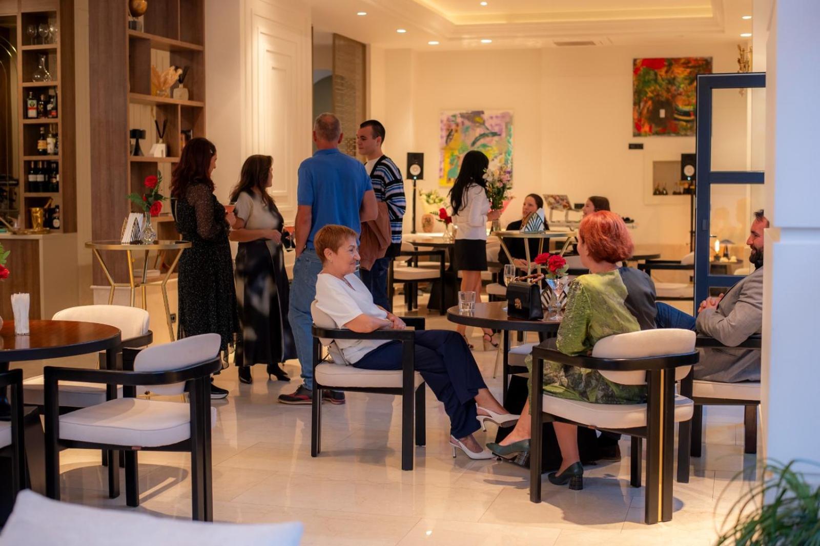 טימישוארה Cosmopolita Boutique Hotel מראה חיצוני תמונה
